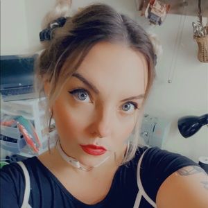 Meet your Posher, Tina